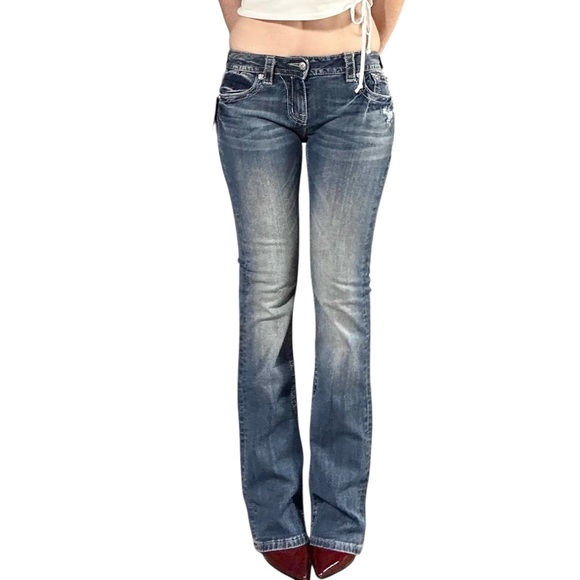 NWT✨ | Miss Me | Low Rise Embroidered Rhinestone Faux Flap Pocket Bootcut Jeans - Picture 2 of 10